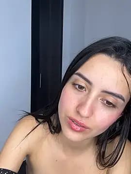 Violetta_cutess live cam on Stripchat