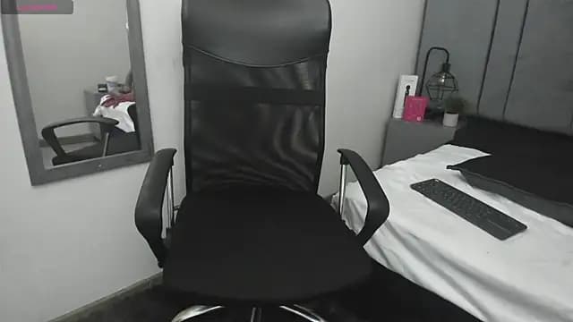 laura_hotties live cam