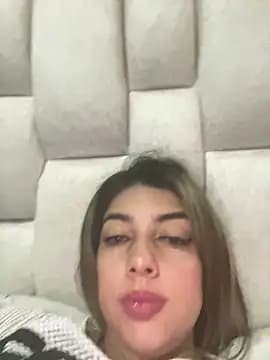 yelena_mutizz1 live cam