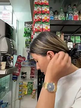 Andrea_19blonde live cam