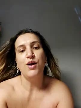 Bia_sexynovaes live cam