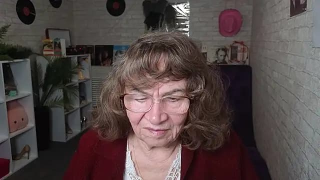 Betty_Brick live cam on Stripchat