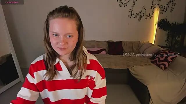 French_Fry live cam on Stripchat