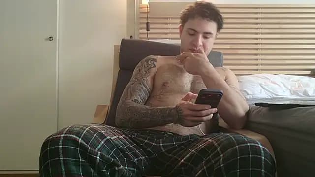 KevinWolf777 live cam