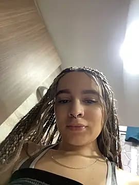 karla-thomsom10 live cam