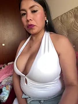 Iam-sophia27 live cam on Stripchat