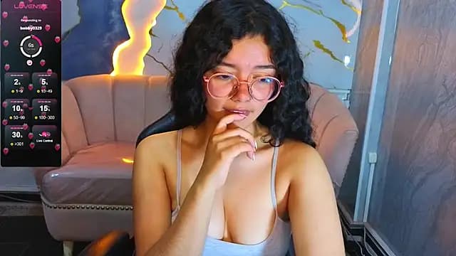 victoria_castillo_b live cam