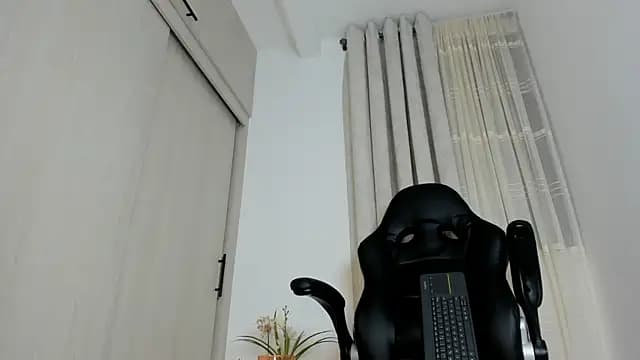Biscuit_oliva live cam