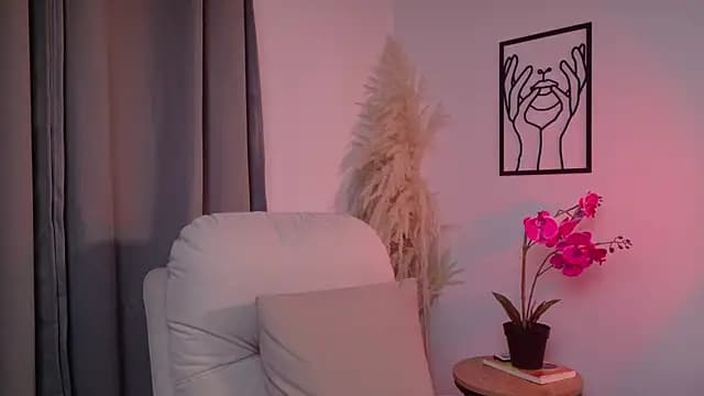 SeleneNova live cam