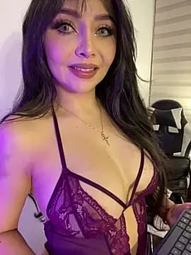 KateVailXO live cam on Stripchat