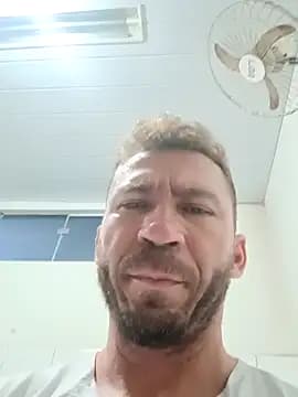 RobertoLuiz84 live cam