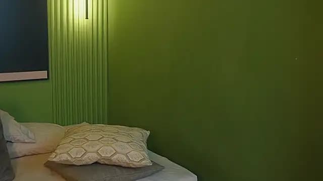 Mia_and_Belmonth live cam