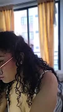 LondonHilton live cam on Stripchat