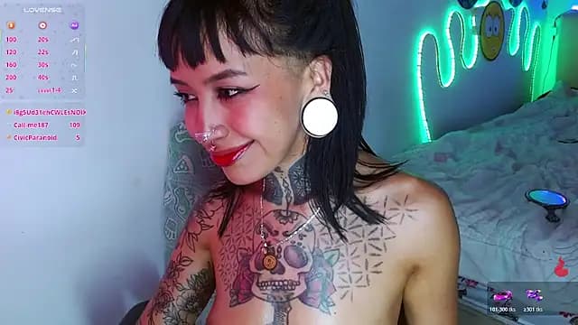 marchelinn live cam on Stripchat