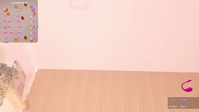 April_Thompson_ live cam