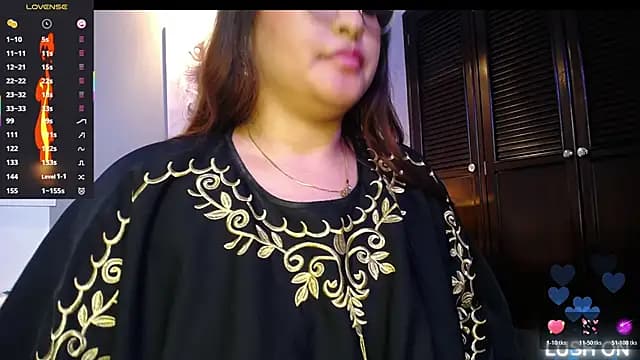 jhanvi_umarani live cam on Stripchat