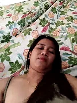 MARIAPUSSYPINAY live cam on Stripchat