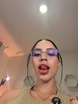 ValentinaMilann live cam