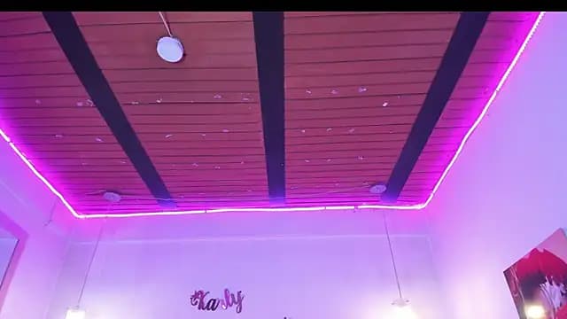 Karly_moon live cam