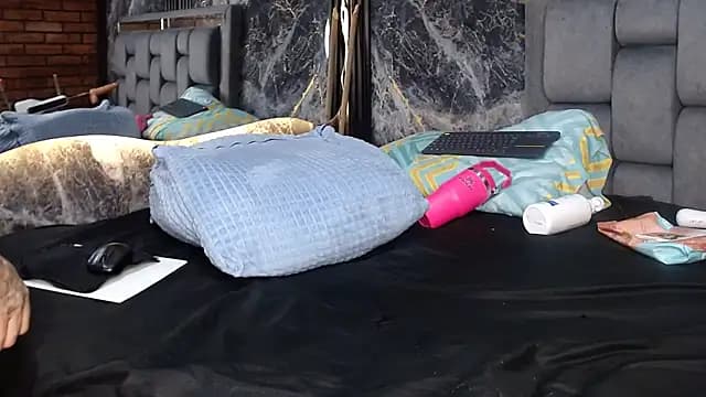 Couple_Gold69 live cam