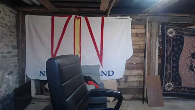 Newfiesausage1972 live cam