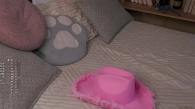 GussieGoold live cam