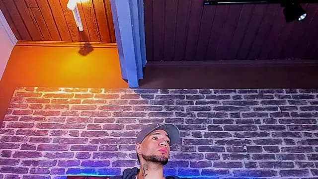 Daniel_huge22 live cam