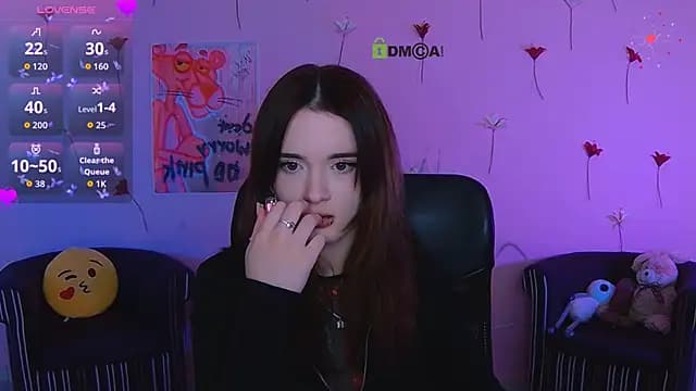 liana_kisses live cam