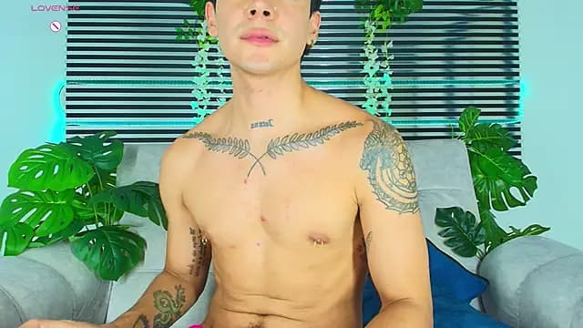 CamiiGuzmanX live cam