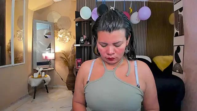 KiaraXMilf live cam