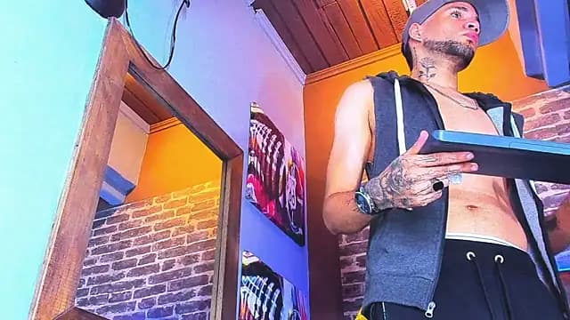 Daniel_huge22 live cam