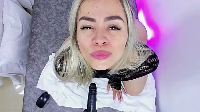 Luna_Marquez live cam