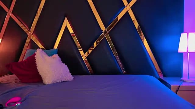 Adel_Nesbiit live cam