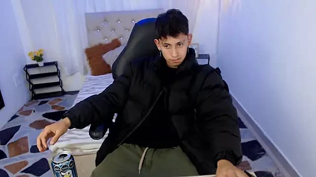 Kei_23 live cam on Stripchat