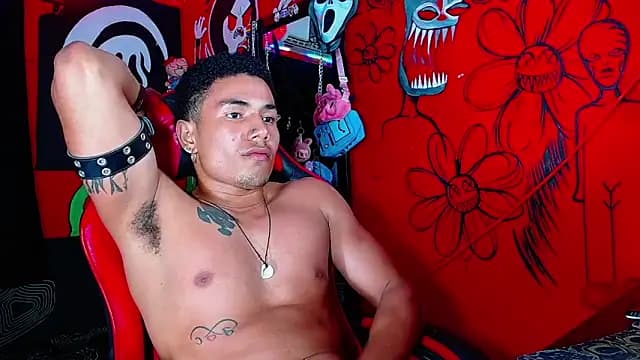 Nikkithebeastx live cam