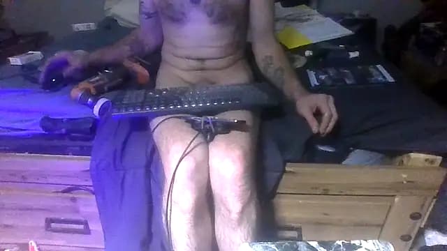 Bi_curious86 live cam