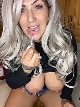 LittleMissEeve live cam