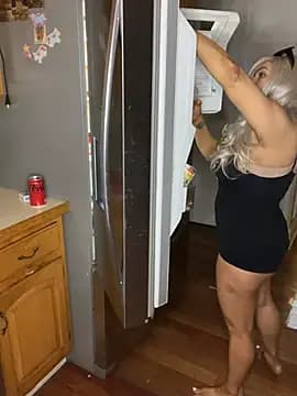 LittleMissEeve live cam