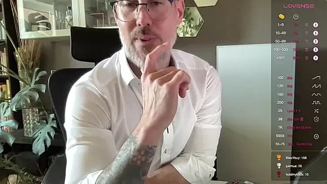 the_new_fit_rubinho live cam on Stripchat