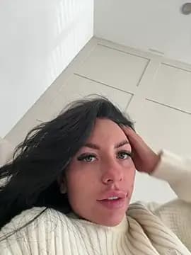 BELLABLACKXUK live cam