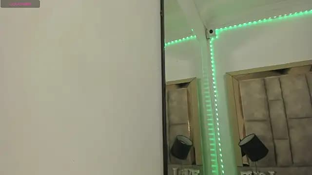 Titan_Moreno_ live cam