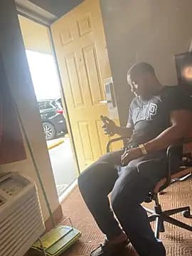 Stressreliever82 live cam