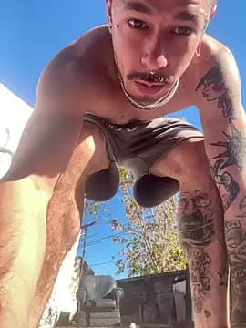 luckydick333 live cam