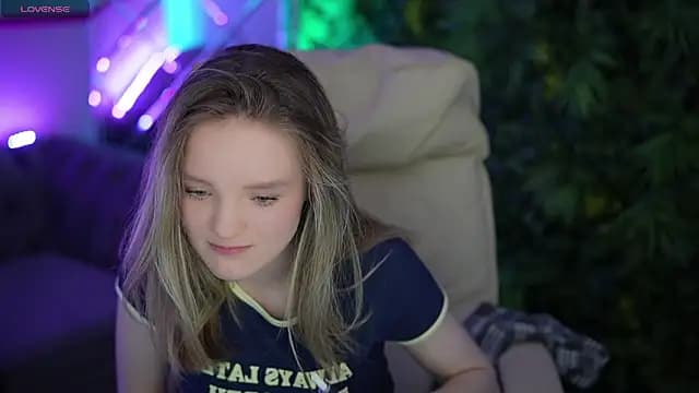 MariaMedow live cam on Stripchat