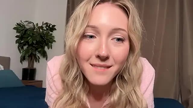 Kattie_Petite live cam