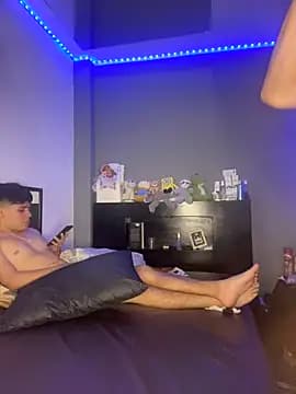 Kailertwink live cam