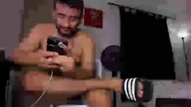 Cloudy_pigDude live cam