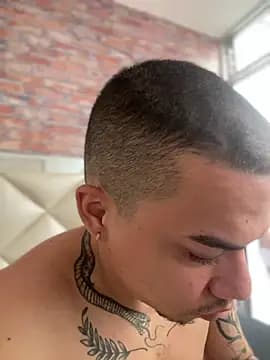 AlphaMasterXxx live cam