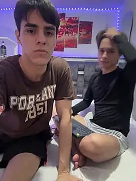 Alex_and_Fabian live cam on Stripchat