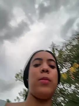 NAUGHTY_LITTLE_18 live cam